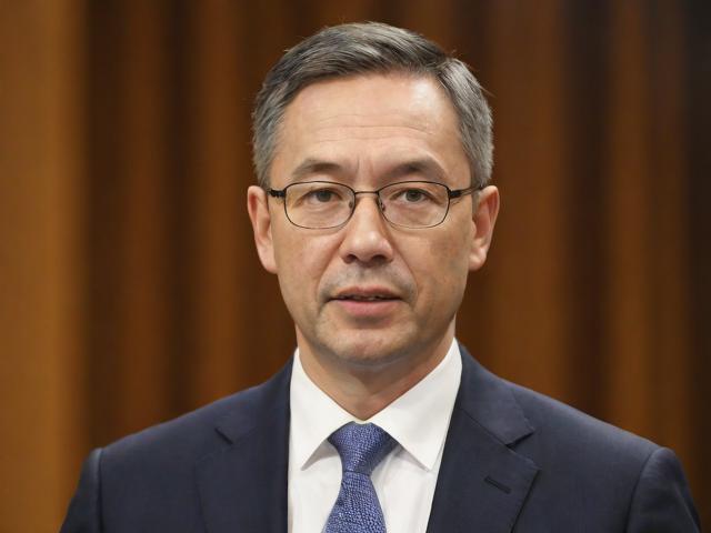 “九游app_ 冠军教练的秘密：战术布局让人敬畏”，冠军教练16汉化破解版