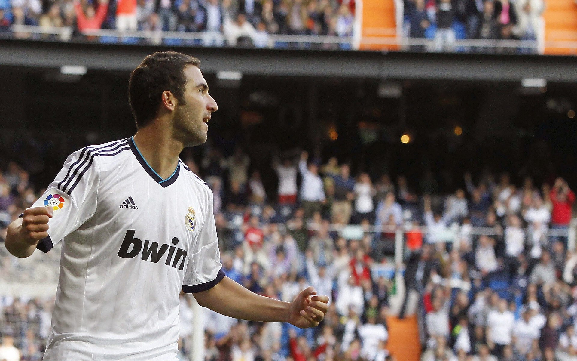 法甲：摩纳哥在主场完胜保级队，继续冲击欧战席位，摩纳哥法甲夺冠阵容照片