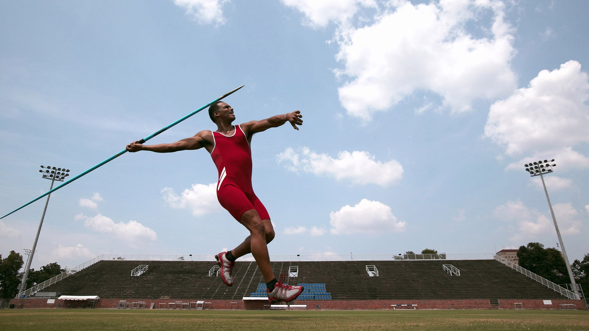 逆境中的“顶梁柱”：伤愈复出球员如何引领球队？